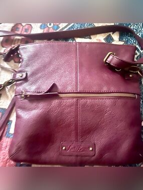 LUCKY brand leather crossbody in burgundy